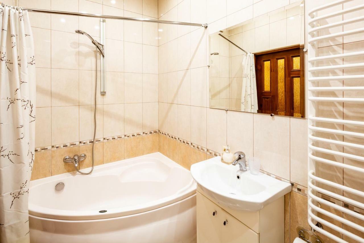 Bv Apartments Exquisite Lviv Kültér fotó